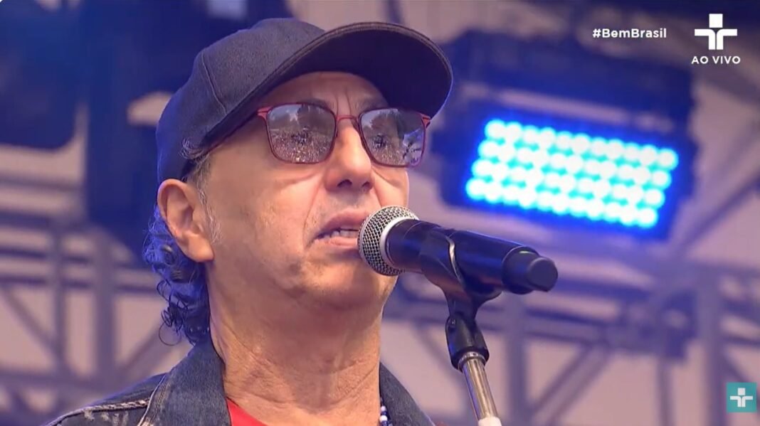 O cantor e compositor Zeca Baleiro, ontem (18), no Bem Brasil - frame/ reprodução O cantor e compositor Zeca Baleiro, ontem (18), no Bem Brasil - frame/ reprodução