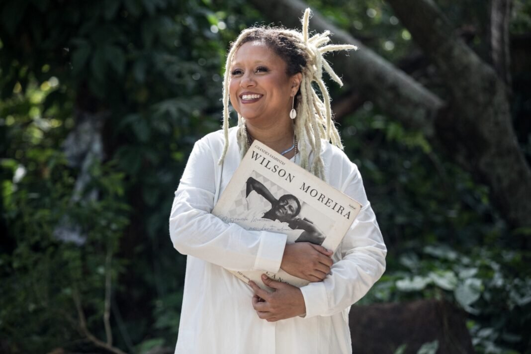 A cantora e compositora Marina Iris - foto: Pedro Curi/ divulgação